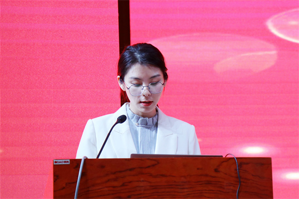 教师代表_副本.jpg