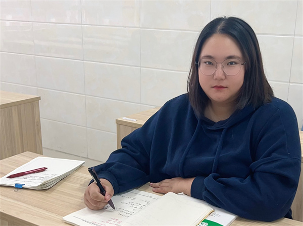 语文郭卜华.jpg