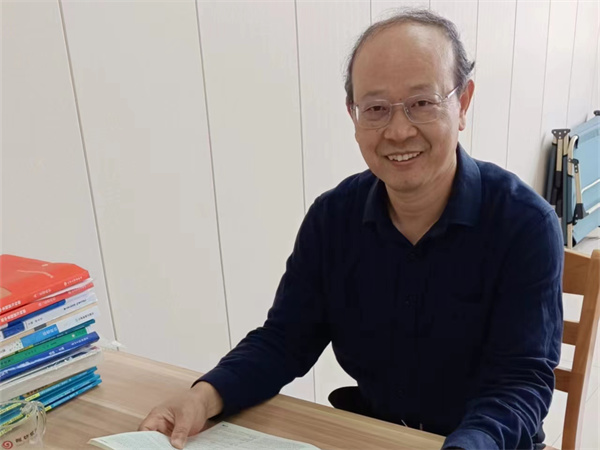 政治张进海.jpg